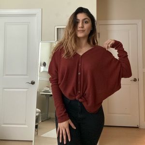 URBAN OUTFITTERS RED HI-LOW BUTTON UP LONG SLEEVE